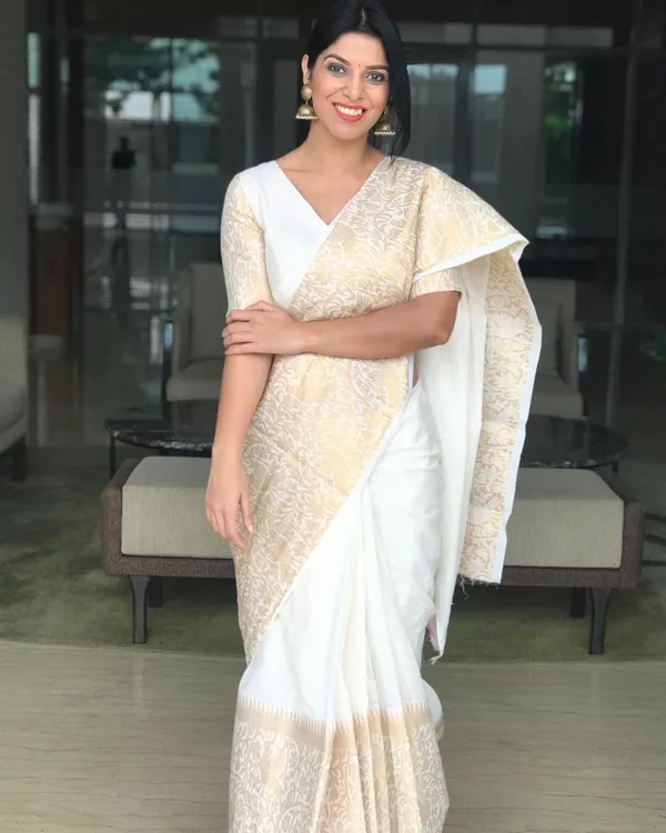 Women's_Premium_Banarasi_Silk_Saree_with_Rich_Zari_Weaving_|_Designer_Wedding_&_Festive_Saree