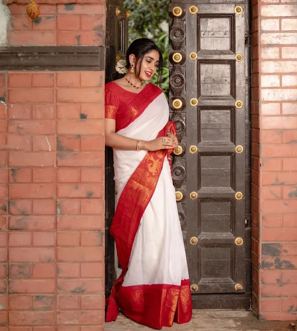 Women's_Premium_Banarasi_Silk_Saree_with_Rich_Zari_Weaving_|_Designer_Wedding_&_Festive_Saree