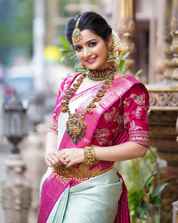 Women's_Premium_Banarasi_Silk_Saree_with_Rich_Zari_Weaving_|_Designer_Wedding_&_Festive_Saree