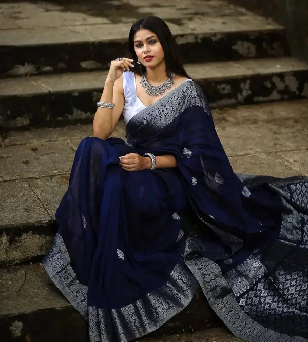 Women's_Premium_Banarasi_Silk_Saree_with_Rich_Zari_Weaving_|_Designer_Wedding_&_Festive_Saree
