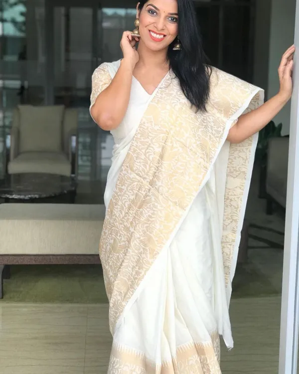 Women's_Premium_Banarasi_Silk_Saree_with_Rich_Zari_Weaving_|_Designer_Wedding_&_Festive_Saree