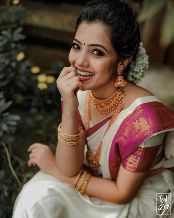 Women's_Premium_Banarasi_Silk_Saree_with_Rich_Zari_Weaving_|_Designer_Wedding_&_Festive_Saree