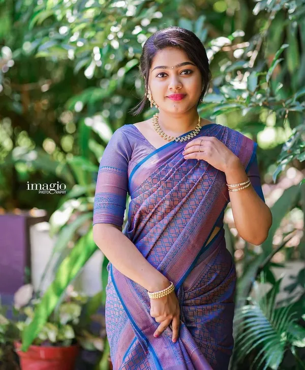 Women's_Premium_Banarasi_Silk_Saree_with_Rich_Zari_Weaving_|_Designer_Wedding_&_Festive_Saree