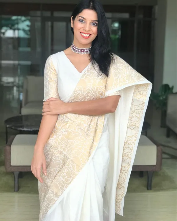 Women's_Premium_Banarasi_Silk_Saree_with_Rich_Zari_Weaving_|_Designer_Wedding_&_Festive_Saree