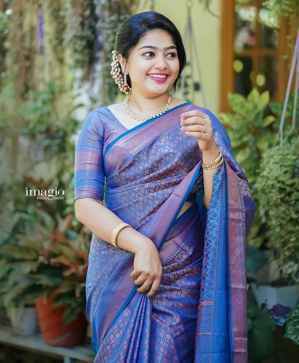 Women's_Premium_Banarasi_Silk_Saree_with_Rich_Zari_Weaving_|_Designer_Wedding_&_Festive_Saree