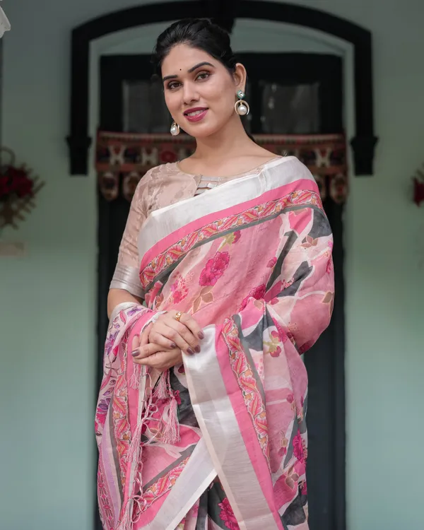 Dusty_Pink_Linen_Floral_Printed_Saree_with_Elegant_Border_and_Tassel_Detailing_with_Unstitched_Blouse_for_Women