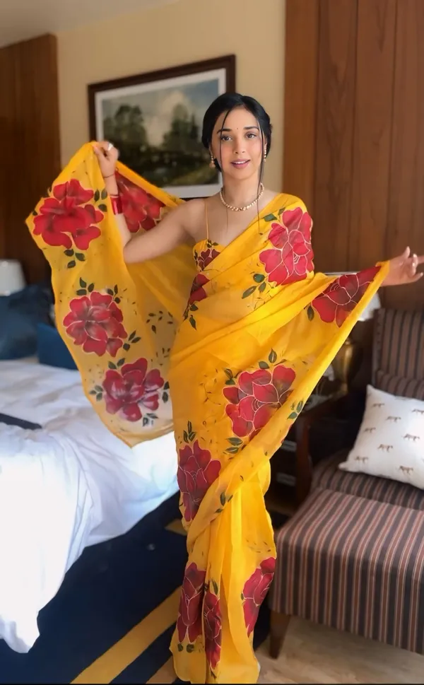 Ready_to_Wear_Pure_Soft_Georgette_Silk_Saree_with_Beautiful_Multi_Colour_Pedding_Design