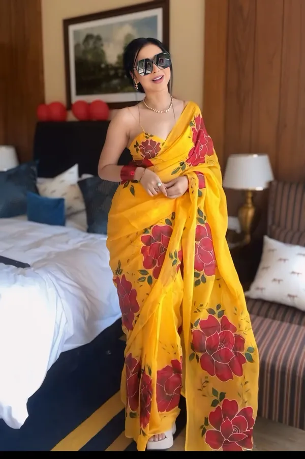 Ready_to_Wear_Pure_Soft_Georgette_Silk_Saree_with_Beautiful_Multi_Colour_Pedding_Design
