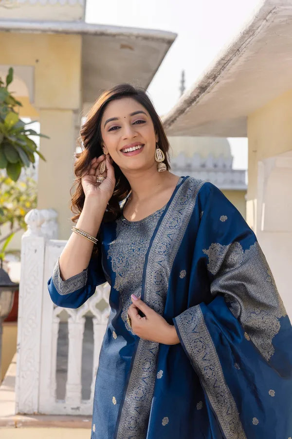 Noor_Women's_Soft_Silk_Kurta_Set_with_Poly_Silk_Bottom_&_Jacquard_Dupatta