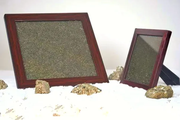 Natural_Pyrite_Crystal_Plane_Frame