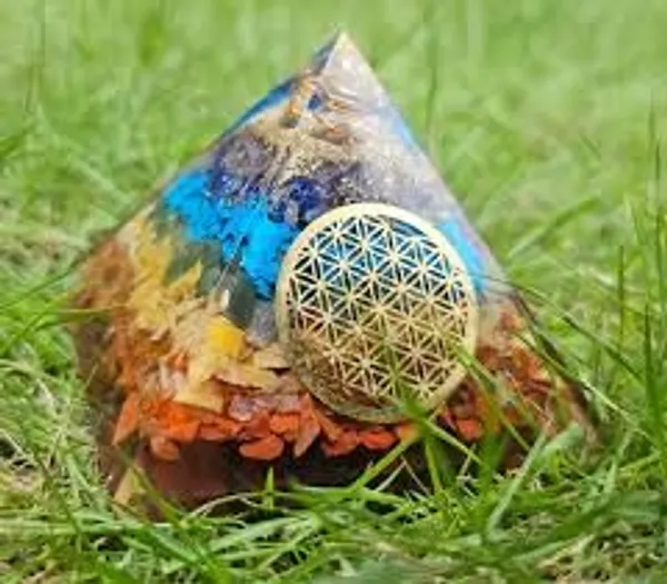 Multicolour_7_Chakra_Pyramid/Seven_Chakra_Crystal_Pyramid_For_Vastu_Correction,_Home_&_Office/Brings_Wealth,_Health,_Good_Luck,_Prosperity,_Positivity_&_Chakra_Healing_(4_Inch)