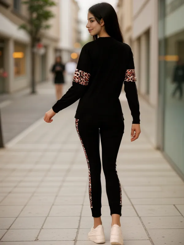 Multicolor_Cotton_Blend_Animal_Print_Regular_Track_Suit_For_Women
