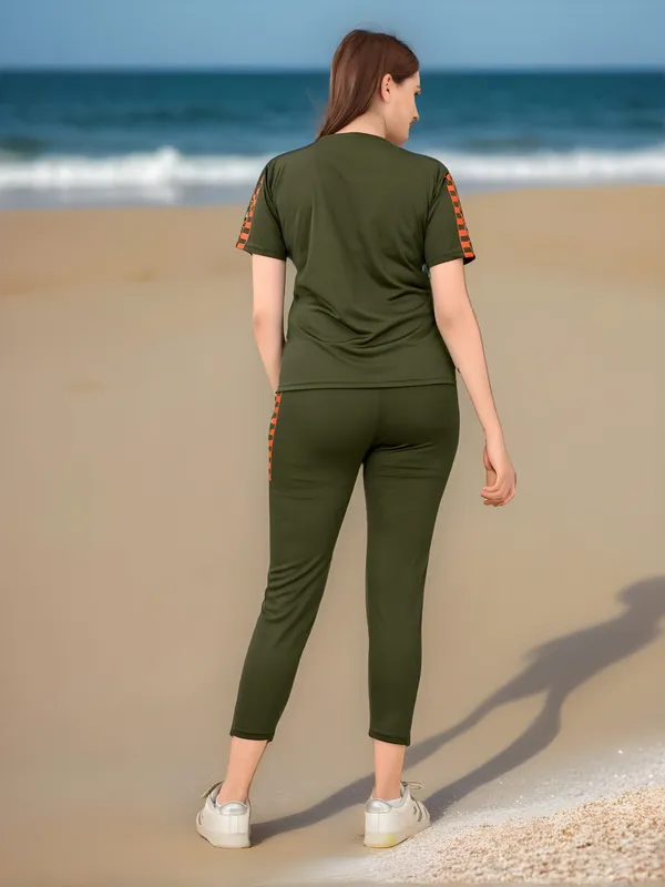 Green_Cotton_Blend_Solid_Regular_Track_Suit_For_Women