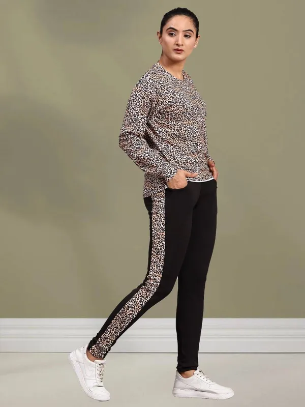 MF_WITH_SQUARE_Women’s_Leopard_Print_Tracksuit_Set_with_Pockets_|_Full_Sleeve_Printed_Top_&_Black_Track_Pants_with_Printed_Side_Stripe_|_Stylish_Sportswear_Co-Ord_Set_for_Gym,_Jogging,_Yoga_&_Casual_Wear