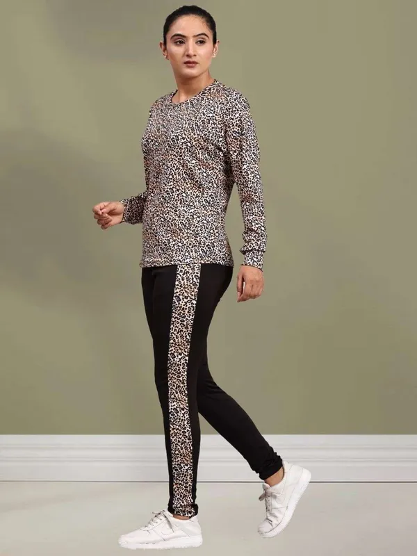 MF_WITH_SQUARE_Women’s_Leopard_Print_Tracksuit_Set_with_Pockets_|_Full_Sleeve_Printed_Top_&_Black_Track_Pants_with_Printed_Side_Stripe_|_Stylish_Sportswear_Co-Ord_Set_for_Gym,_Jogging,_Yoga_&_Casual_Wear