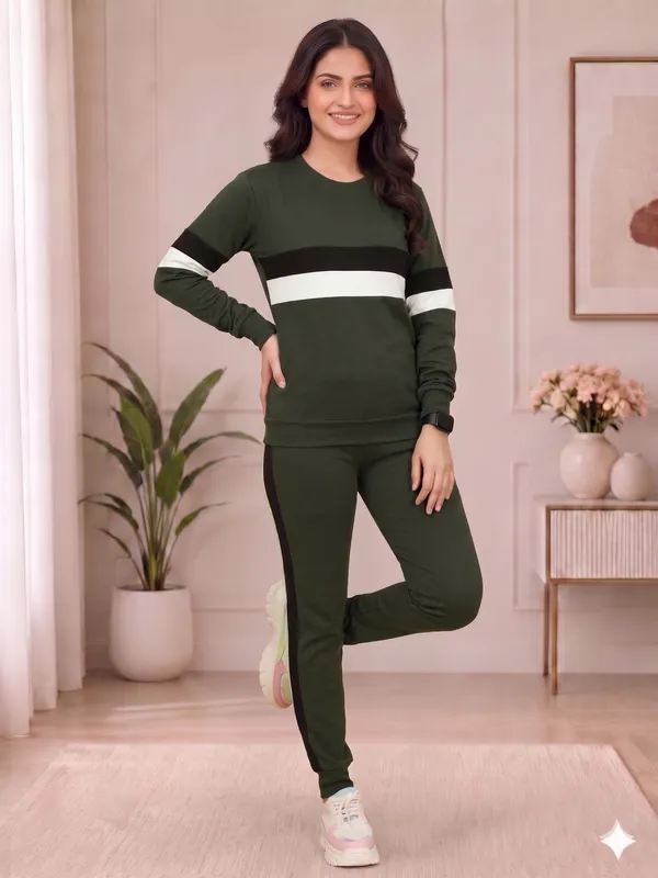 MF_With_Square_Women’s_Stylish_Tracksuit_Set_|_Full_Sleeve_Sweatshirt_&_Track_Pants_|_Casual_Sportswear_Jogger_Set