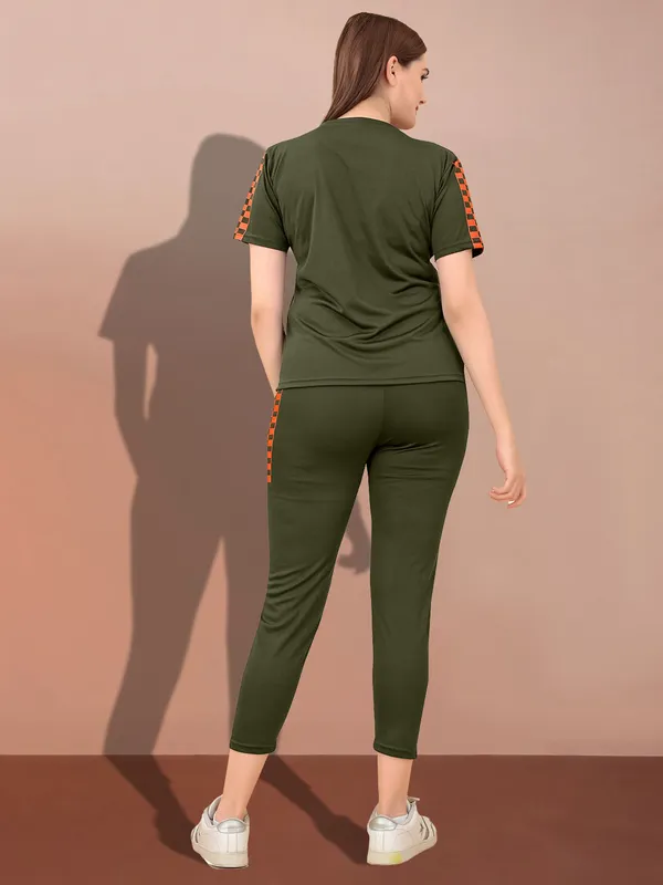Green_Cotton_Blend_Solid_Regular_Track_Suit_For_Women