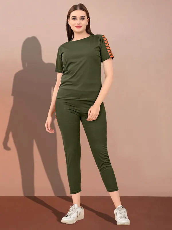 Green_Cotton_Blend_Solid_Regular_Track_Suit_For_Women