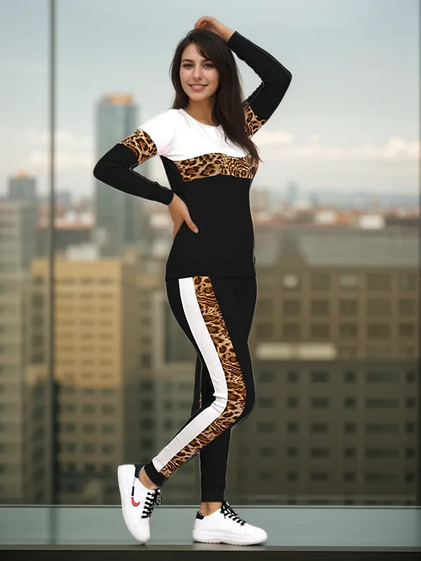 Multicolor_Cotton_Blend_Animal_Print_&_Colorblock_Regular_Track_Suit_For_Women