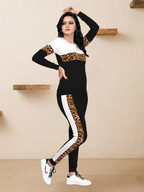 Women_Stylish_Printed_Full_Sleeve_Top_&_Track_Pant_Set