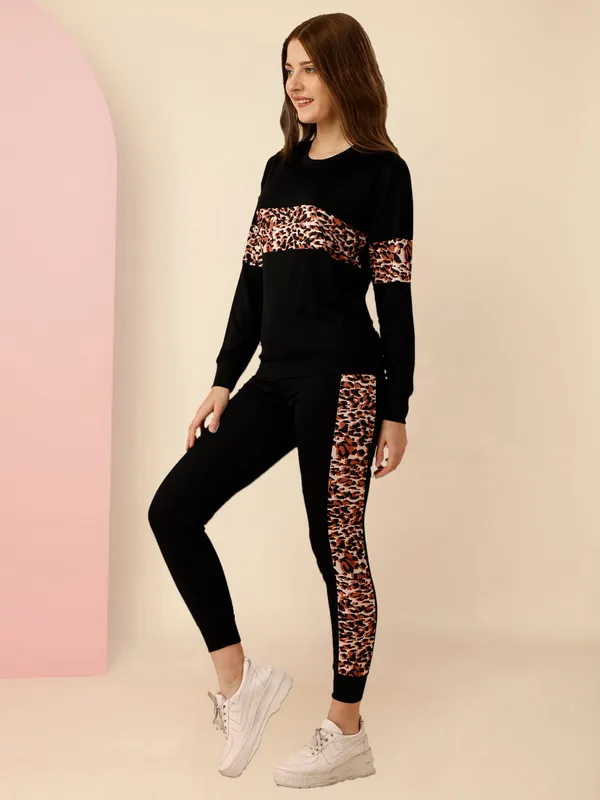 Women_Track_Suit_Ladies_T-Shirt_Women_Sports_Wear_And_Jogging,_Girl's_Activity_Clothing_Set,_Ladies_Tracksuit_Occasion_:_Girl's_Sports_Wear/_Women_Yoga_Wear/_Ladies_Gym_Wear/Ladies_Party_Wear/Girl's_Night_Wear/Women_Casual_Wear_Top_&_Bottom_Set_For_Ladies_Girl's,_Women...