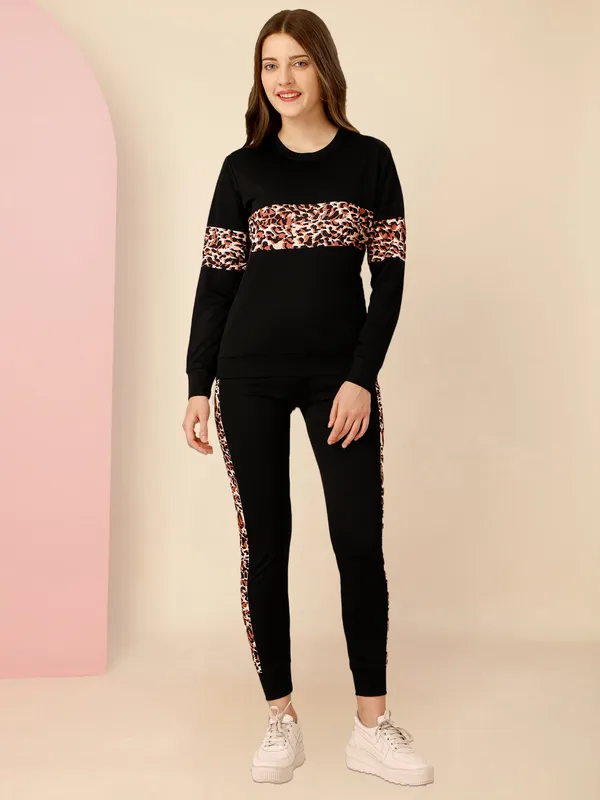 Women_Track_Suit_Ladies_T-Shirt_Women_Sports_Wear_And_Jogging,_Girl's_Activity_Clothing_Set,_Ladies_Tracksuit_Occasion_:_Girl's_Sports_Wear/_Women_Yoga_Wear/_Ladies_Gym_Wear/Ladies_Party_Wear/Girl's_Night_Wear/Women_Casual_Wear_Top_&_Bottom_Set_For_Ladies_Girl's,_Women...