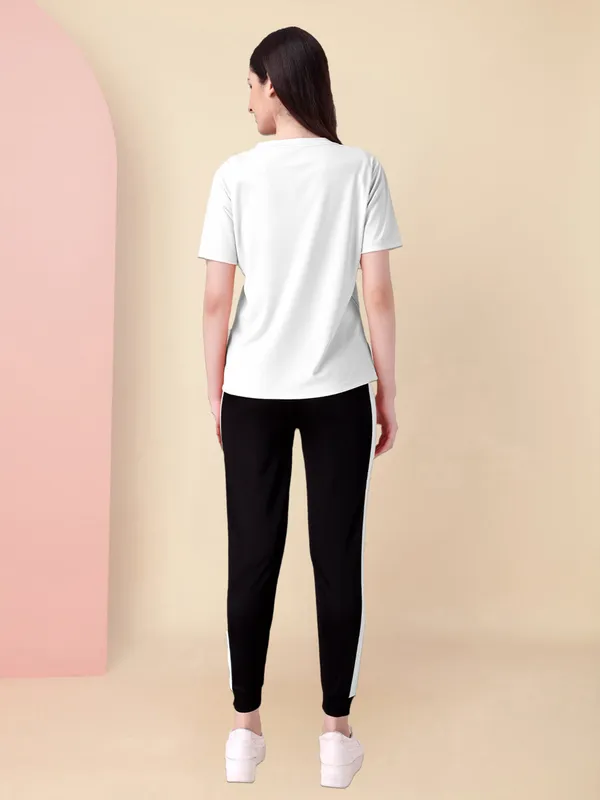 Women'_Multicolor_Striped_Summer_Track_Suits_/_Activewear_/_Yogawear_/_Gymwea_/_winterwear_/_track_suit_for_women_summer_/_new_track_suit_/_track_suit_girls_/_track_suit_tranding_/_tracksuit_/_track_pant_.