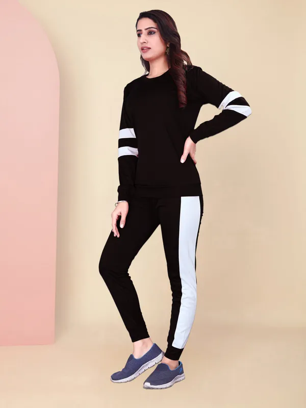 Women's_Active_Wear_Stretchable_Tracksuit_|_Yoga_Wear_Suit_Set_|_Casual_Wear_Tracksuit___BLACK