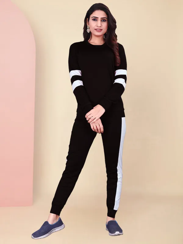 Women's_Active_Wear_Stretchable_Tracksuit_|_Yoga_Wear_Suit_Set_|_Casual_Wear_Tracksuit___BLACK