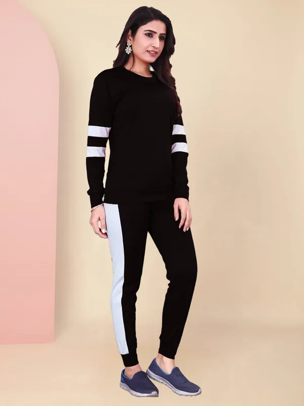 Women's_Active_Wear_Stretchable_Tracksuit_|_Yoga_Wear_Suit_Set_|_Casual_Wear_Tracksuit___BLACK