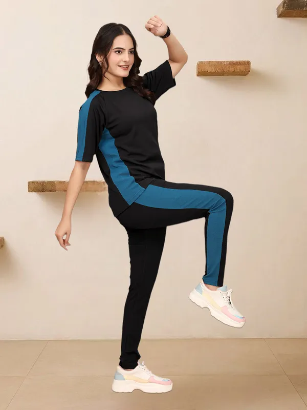 Women’s_Activewear_T-Shirt_&_Track_Pant_Set