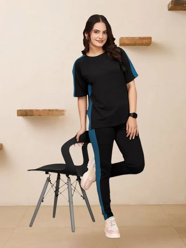 Women’s_Activewear_T-Shirt_&_Track_Pant_Set