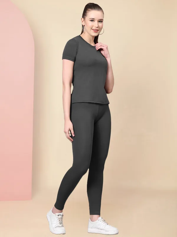 Grey_Activewear_T-Shirt_and_Leggings_Set_–_Stretchable_Sportswear_for_Fitness,_Yoga,_and_Daily_Wear