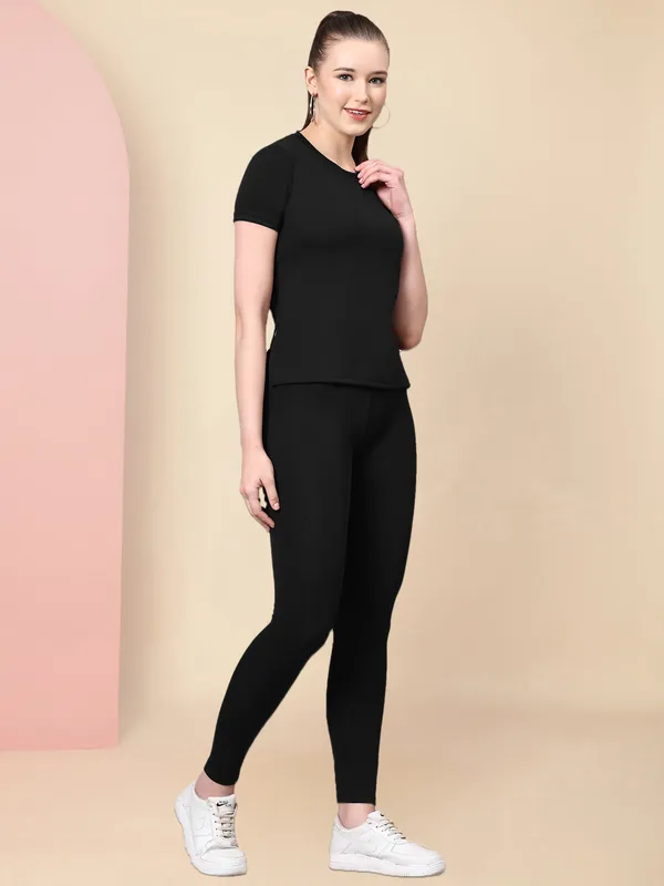 Black_Activewear_T-Shirt_and_Leggings_Set_–_Stretchable_Sportswear_for_Fitness,_Yoga,_and_Daily_Wear