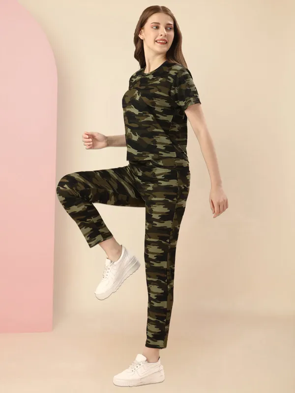 Women’s_Camouflage_Printed_Casual_Tracksuit_Set