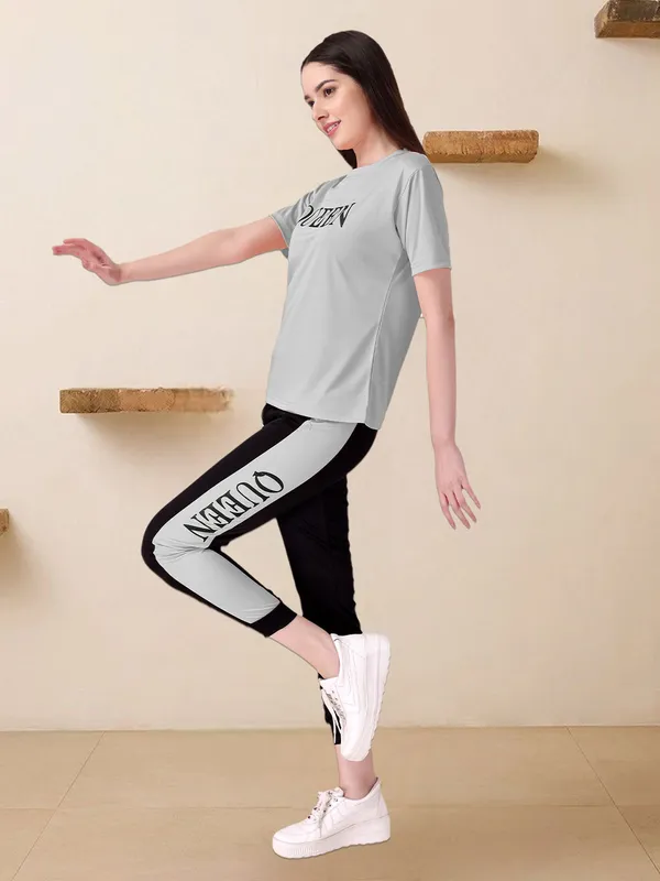 Women's_Cotton_Queen_Printed_Tracksuit_Top_&_Pants_Short_Sleeve_Outfit_Set_for_Girls_Yoga_Track_Suit_Pants,_Joggers,_Gym,_Active_Wear