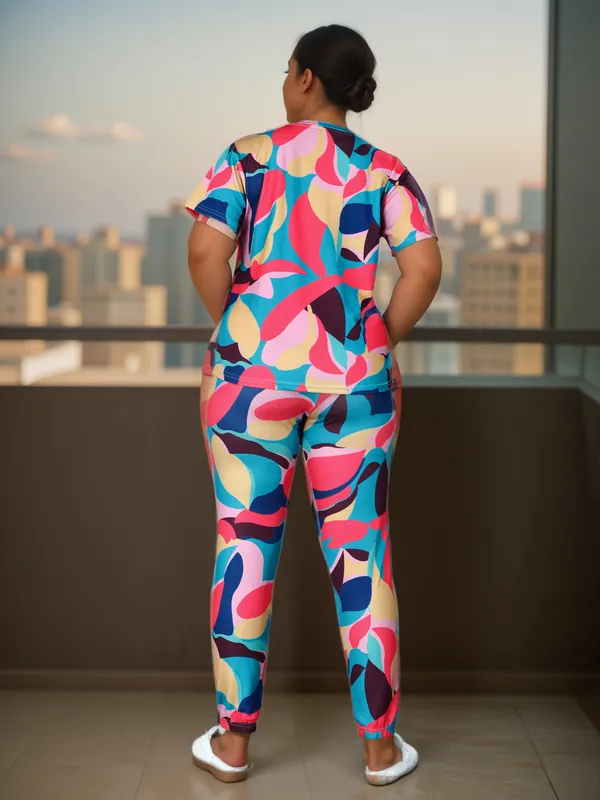 Women's_Dailywear_Active_Wear_Top_Bottom_Suits_Track_Suit_Activewear_/_Yogawear_/_Gymwea_/_winterwear_/_track_suit_for_women_summer_/_new_track_suit_/_track_suit_girls_/_track_suit_tranding_/_tracksuit_/_track_pant_.