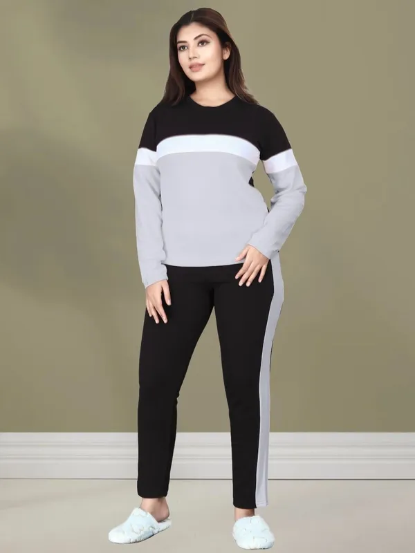 Women's_Full_Sleeve_Tracksuit_Set_With_Pocket_–_MF_With_Square