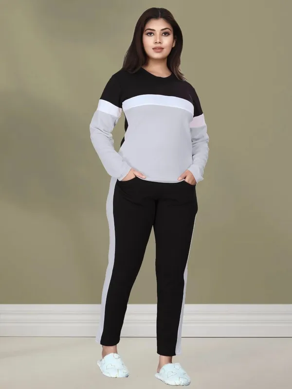 Women's_Full_Sleeve_Tracksuit_Set_With_Pocket_–_MF_With_Square