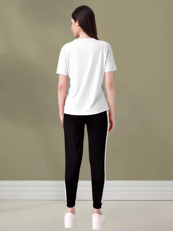 Women’s_Queen_Printed_Round_Neck_Half_Sleeve_T-Shirt_|_Casual_Cotton_Top_for_Women