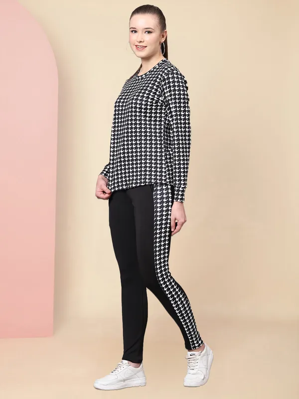 Black_Striped_Summer_Track_Suits_for_women