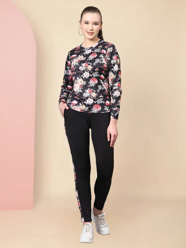 Women's_Striped_Summer_Track_Suits_/_Daily_Use_/_Activewear_/_Yogawear_/_Gymea_/_Sportswear_/_Womens_Track_Suit_Printed_and_/_track_suit_for_women_summer_/_new_track_suit_/_track_suit_girls_/_track_suit_tranding_/_track_t-shirt_/_track_pant_..
