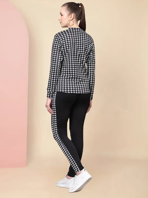 Black_Striped_Summer_Track_Suits_for_women