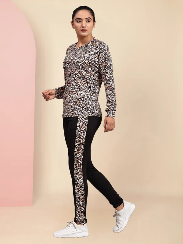 Women's_Striped_Summer_Track_Suits_/_Daily_Use_/_Activewear_/_Yogawear_/_Gymea_/_Sportswear_/_Womens_Track_Suit_Printed_and_/_track_suit_for_women_summer_/_new_track_suit_/_track_suit_girls_/_track_suit_tranding_/_track_t-shirt_/_track_pant_..
