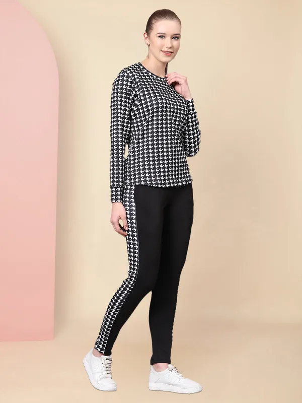 Black_Striped_Summer_Track_Suits_for_women