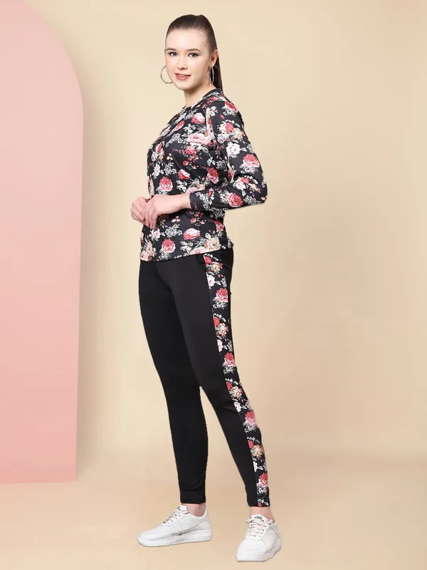 Women's_Striped_Summer_Track_Suits_/_Daily_Use_/_Activewear_/_Yogawear_/_Gymea_/_Sportswear_/_Womens_Track_Suit_Printed_and_/_track_suit_for_women_summer_/_new_track_suit_/_track_suit_girls_/_track_suit_tranding_/_track_t-shirt_/_track_pant_..