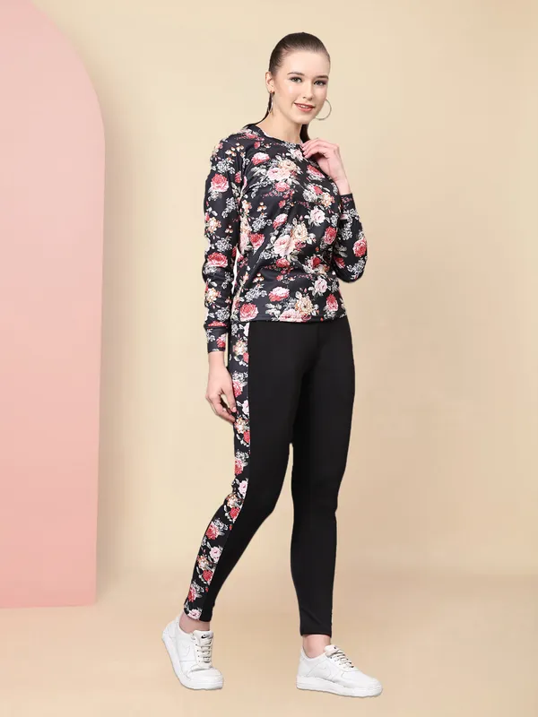Women's_Striped_Summer_Track_Suits_/_Daily_Use_/_Activewear_/_Yogawear_/_Gymea_/_Sportswear_/_Womens_Track_Suit_Printed_and_/_track_suit_for_women_summer_/_new_track_suit_/_track_suit_girls_/_track_suit_tranding_/_track_t-shirt_/_track_pant_..