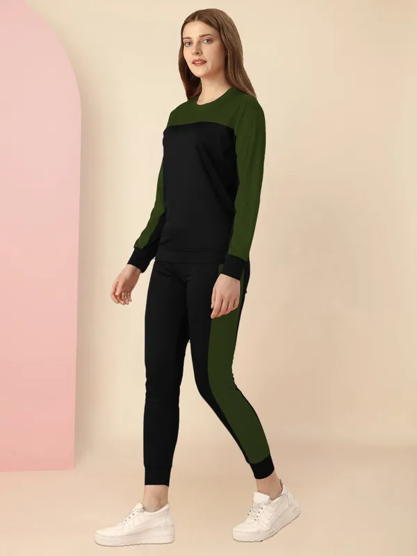 Green_Stylish_Two-Tone_Track_Suit_with_Full_Sleeves_and_Side_Panel_Design