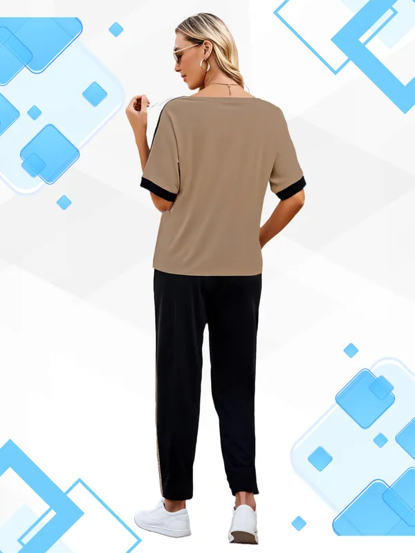 Women's_daily_wear_active_wear_Premium_top_bottom_suit_track_suit_with_Side_Pockets.