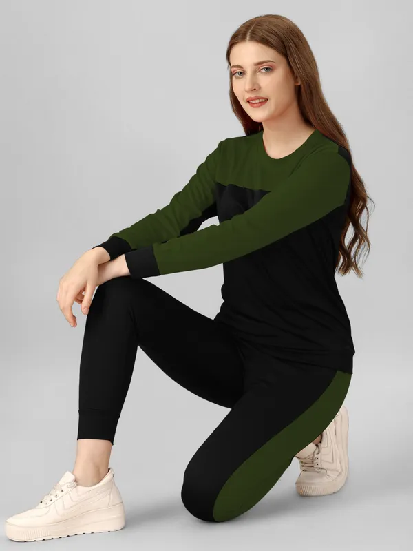 Green_Cotton_Blend_Solid_Regular_Track_Suit_For_Women